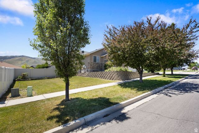 319 W LARIAT BLVD, Saratoga Springs, UT 84045