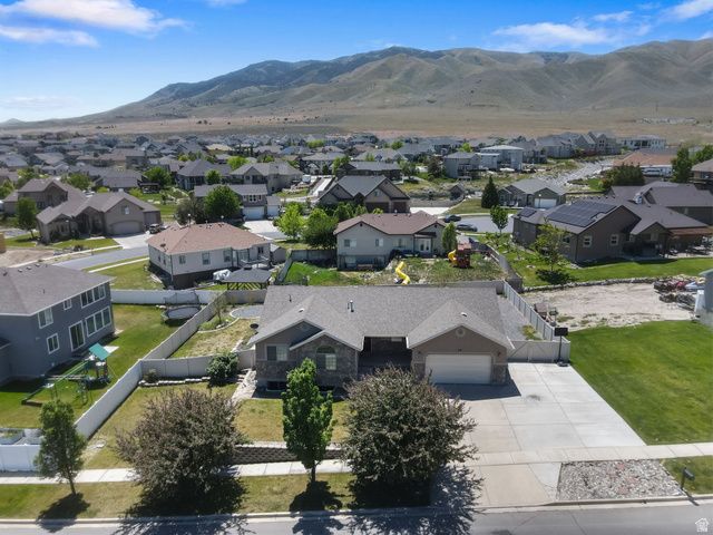 319 W LARIAT BLVD, Saratoga Springs, UT 84045