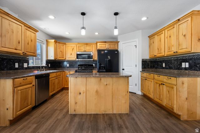 319 W LARIAT BLVD, Saratoga Springs, UT 84045