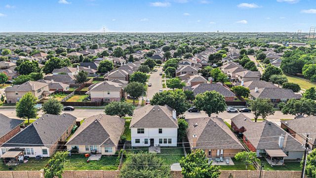 1816 Marlin Drive, Aubrey, TX 76227
