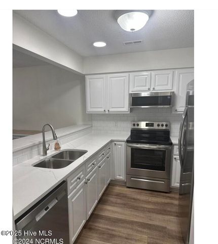 2005 Quail Ridge Road B, Greenville, NC 27858