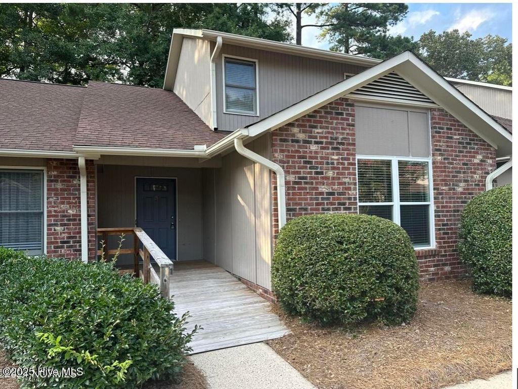 2005 Quail Ridge Road B, Greenville, NC 27858