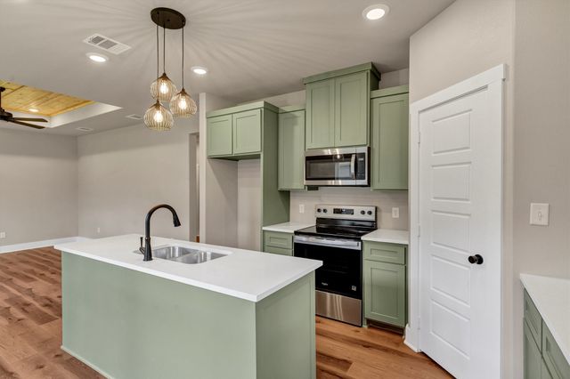 807 Branding Iron Trail, Granbury, TX 76049