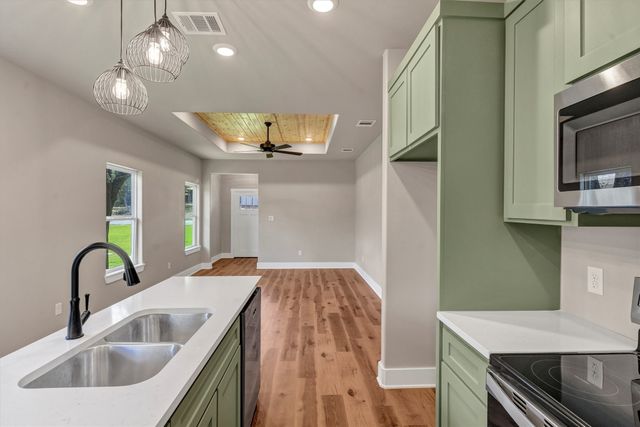 807 Branding Iron Trail, Granbury, TX 76049