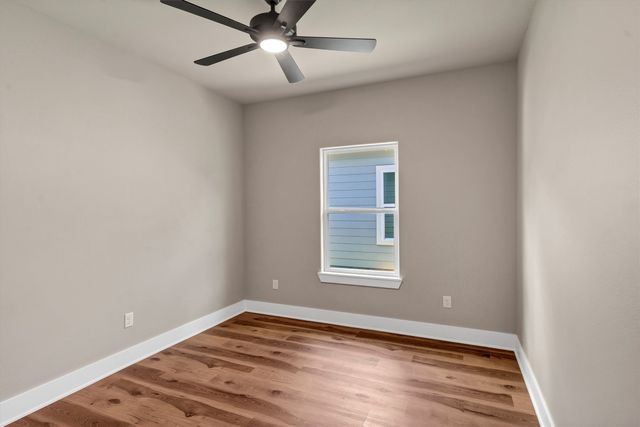 807 Branding Iron Trail, Granbury, TX 76049