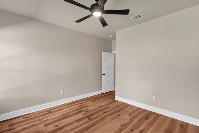 807 Branding Iron Trail, Granbury, TX 76049