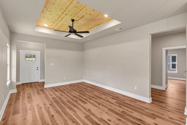 807 Branding Iron Trail, Granbury, TX 76049