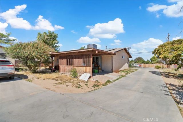 15063 Mauna Loa St, Hesperia, CA 92345
