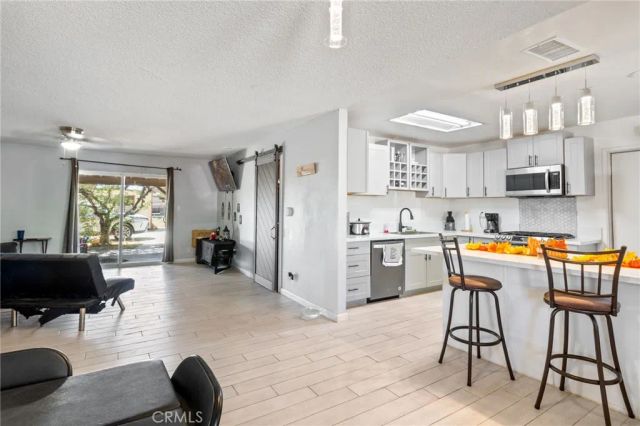 15063 Mauna Loa St, Hesperia, CA 92345