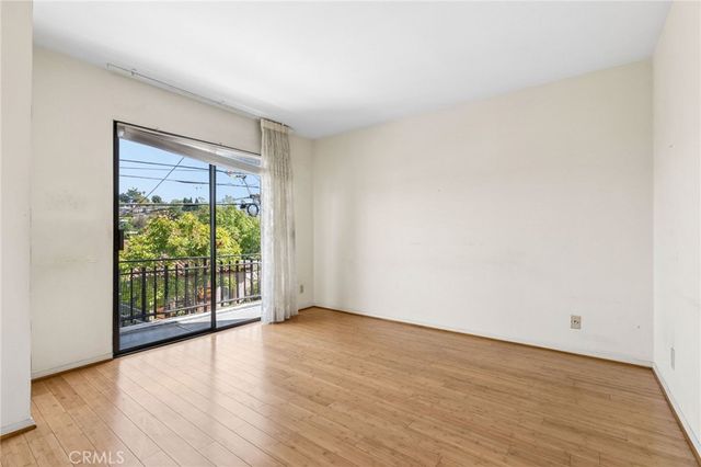 2431 Claremont, Los Angeles, CA 90027