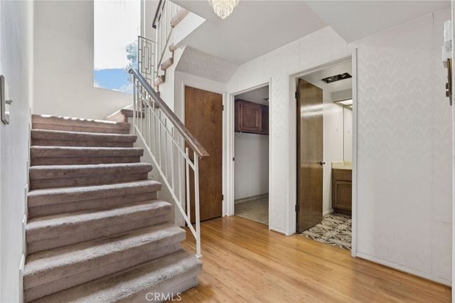 2431 Claremont, Los Angeles, CA 90027