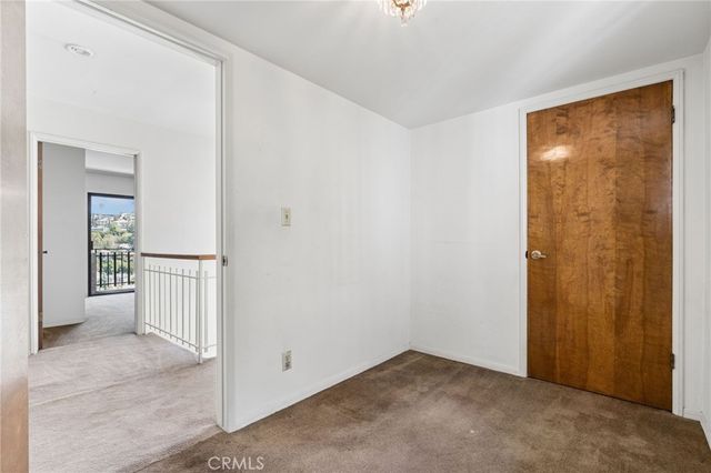 2431 Claremont, Los Angeles, CA 90027