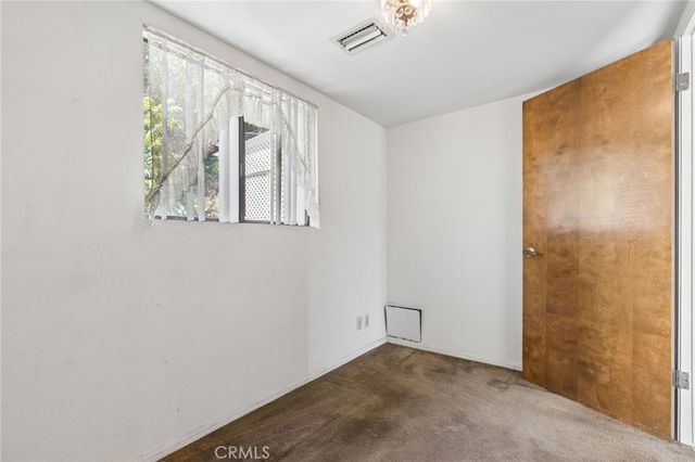 2431 Claremont, Los Angeles, CA 90027