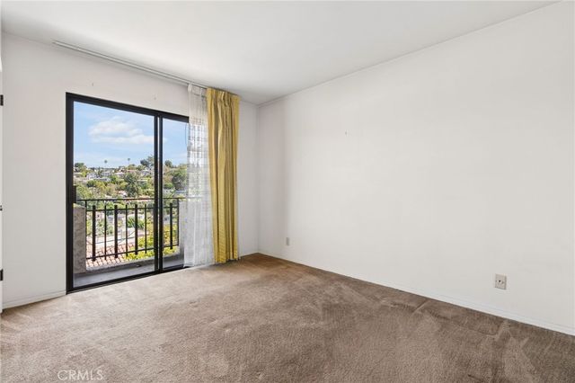 2431 Claremont, Los Angeles, CA 90027