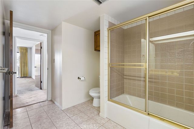 2431 Claremont, Los Angeles, CA 90027