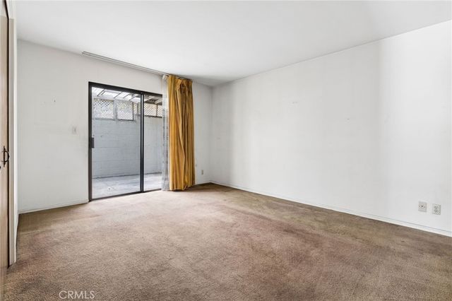 2431 Claremont, Los Angeles, CA 90027