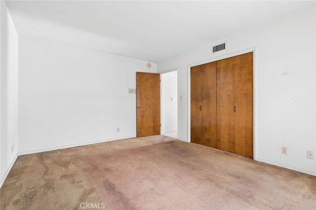 2431 Claremont, Los Angeles, CA 90027