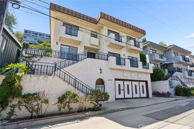 2431 Claremont, Los Angeles, CA 90027