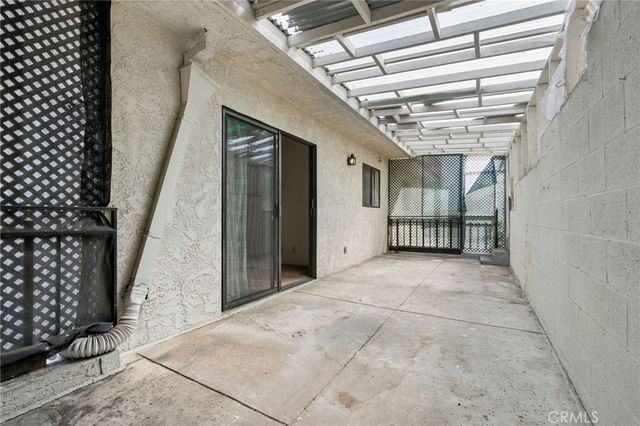 2431 Claremont, Los Angeles, CA 90027