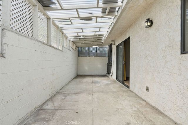 2431 Claremont, Los Angeles, CA 90027