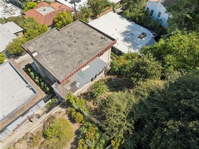 2431 Claremont, Los Angeles, CA 90027