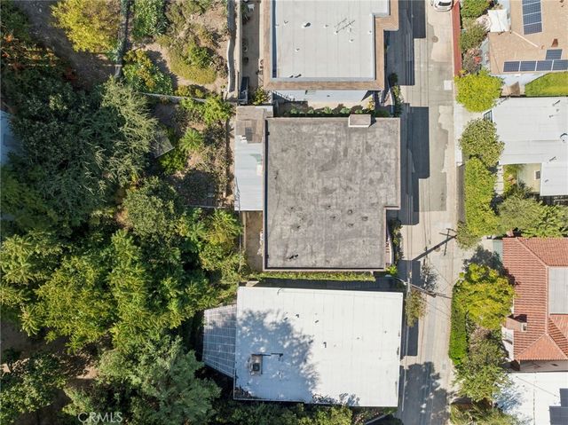 2431 Claremont, Los Angeles, CA 90027