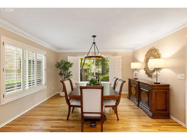 5444 WESTFIELD Ct, Lake Oswego, OR 97035