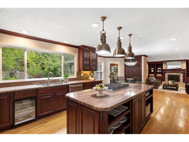 5444 WESTFIELD Ct, Lake Oswego, OR 97035