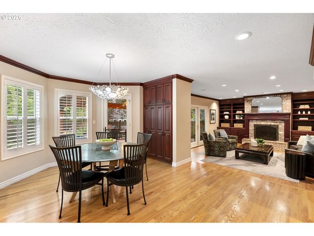 5444 WESTFIELD Ct, Lake Oswego, OR 97035