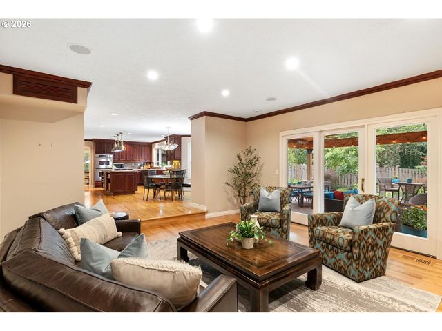 5444 WESTFIELD Ct, Lake Oswego, OR 97035