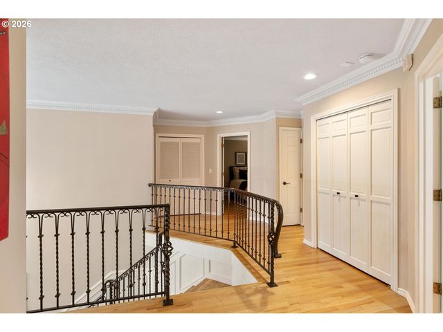 5444 WESTFIELD Ct, Lake Oswego, OR 97035