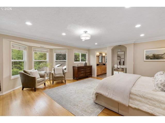 5444 WESTFIELD Ct, Lake Oswego, OR 97035
