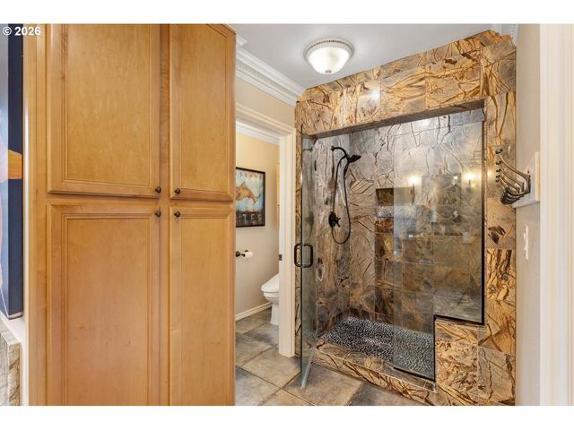 5444 WESTFIELD Ct, Lake Oswego, OR 97035