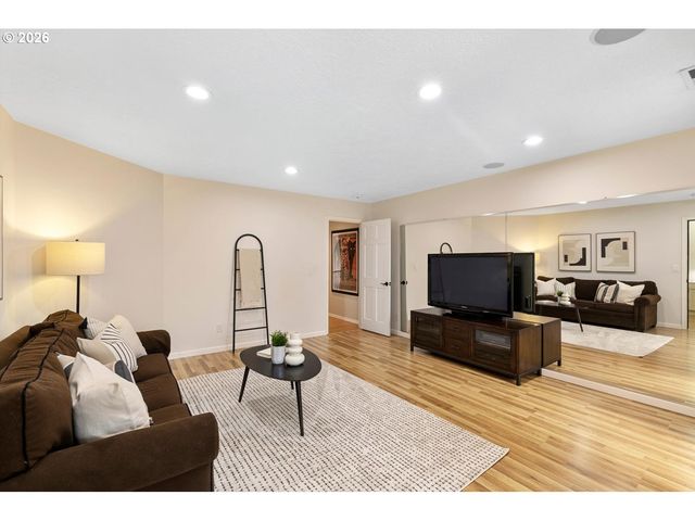 5444 WESTFIELD Ct, Lake Oswego, OR 97035