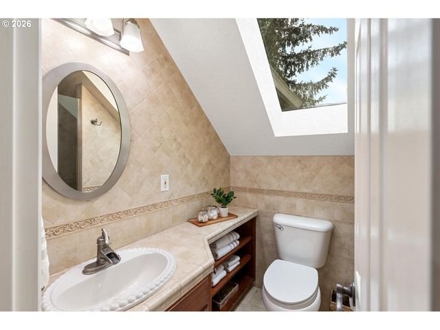 5444 WESTFIELD Ct, Lake Oswego, OR 97035