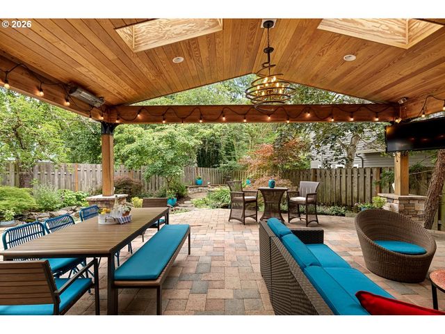 5444 WESTFIELD Ct, Lake Oswego, OR 97035