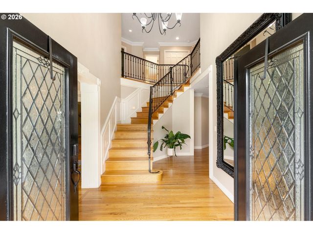 5444 WESTFIELD Ct, Lake Oswego, OR 97035