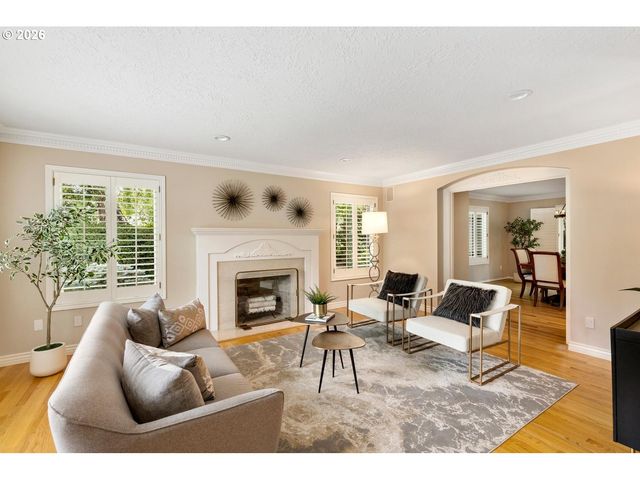 5444 WESTFIELD Ct, Lake Oswego, OR 97035