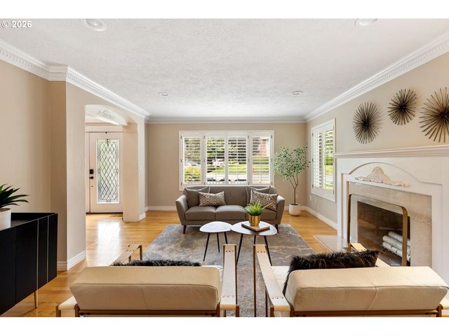5444 WESTFIELD Ct, Lake Oswego, OR 97035