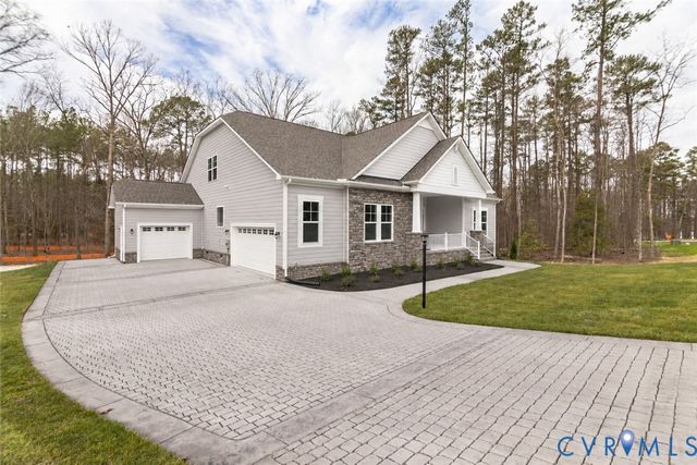 4621 Gingras Ct, Quinton, VA 23141