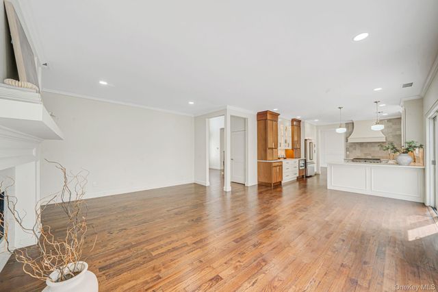106 Fairway View Drive 106, Commack, NY 11725
