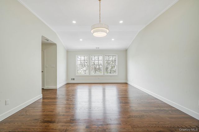106 Fairway View Drive 106, Commack, NY 11725
