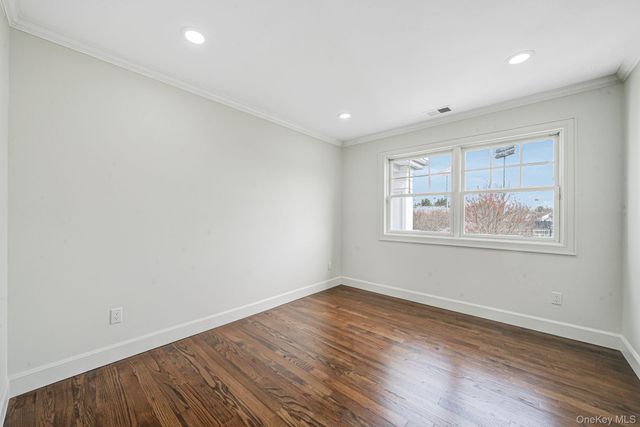 106 Fairway View Drive 106, Commack, NY 11725