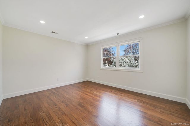 106 Fairway View Drive 106, Commack, NY 11725