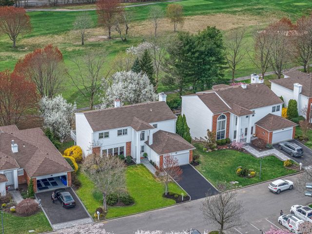 106 Fairway View Drive 106, Commack, NY 11725