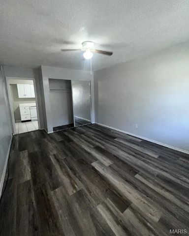 4774 Kings Drive G, St Louis, MO 63116