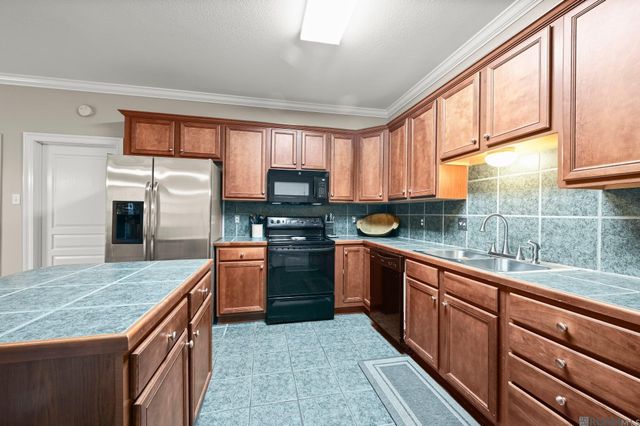 2840 Magazine Dr, Baton Rouge, LA 70816