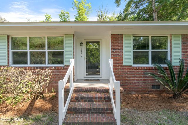 2910 Riverbank Drive, Beaufort, SC 29902