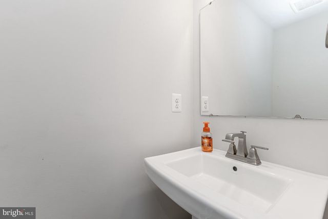 14093 SUNRISE VALLEY DR, Herndon, VA 20171