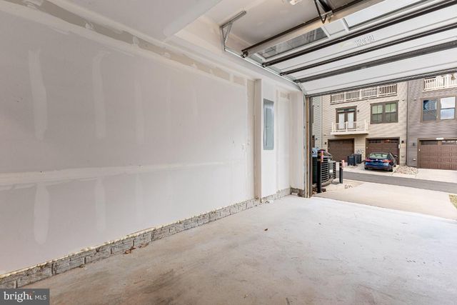 14093 SUNRISE VALLEY DR, Herndon, VA 20171